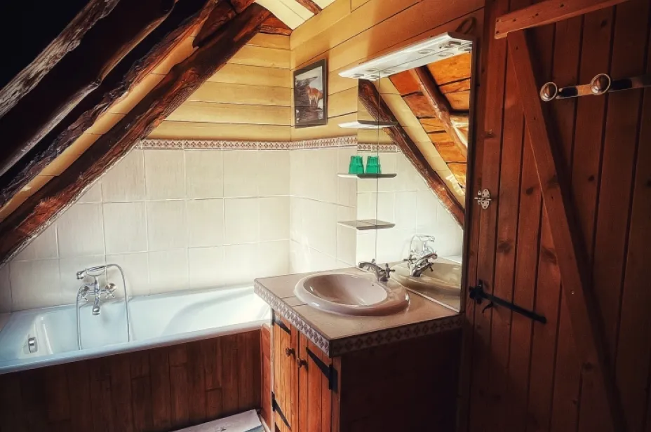 Salle de bains de l'étage Grange de Bâa Hautes Pyrénées